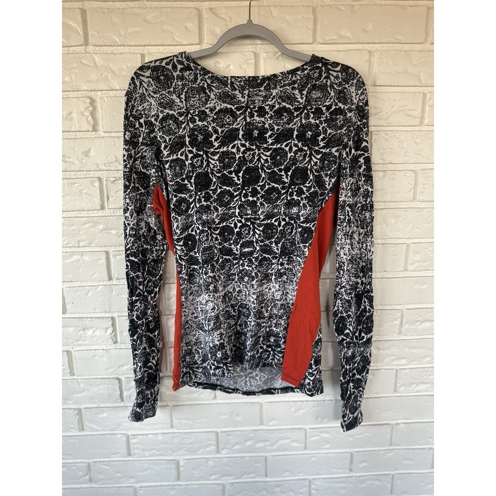 Narciso Rodriguez for DesigNation Floral Knit Top L | Black & White Art Print